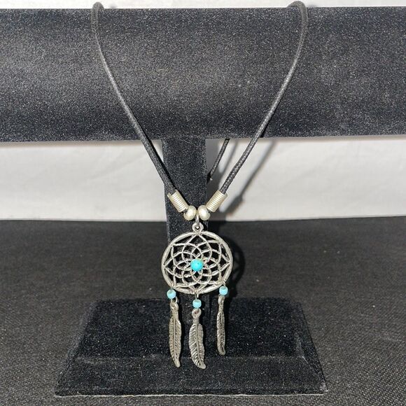 Dream catcher necklace   - Picture 1 of 3
